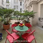 Bm -Art De Vivre Haussmannien -Square Moncey